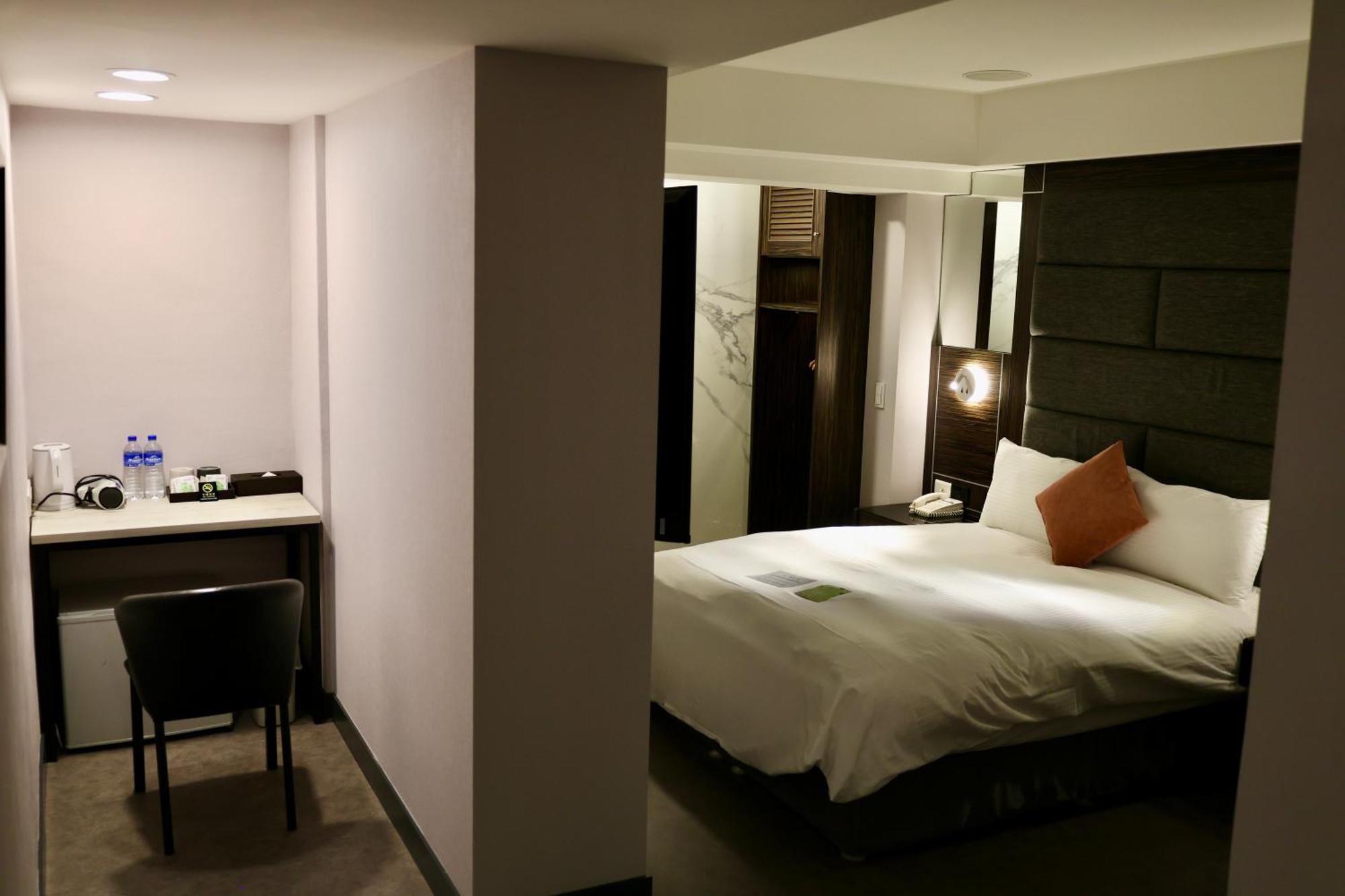 Hub Hotel - Zhongshan Branch Taipeh Exterior foto